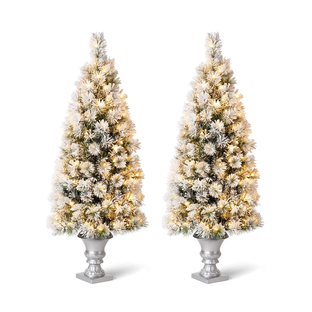Hot Sale ๐ 5ft. Pre-Lit Flocked Pine Artificial ๐ Christmas Tree in Planter Set, Warm White LED Lights by Glitzhome ๐
