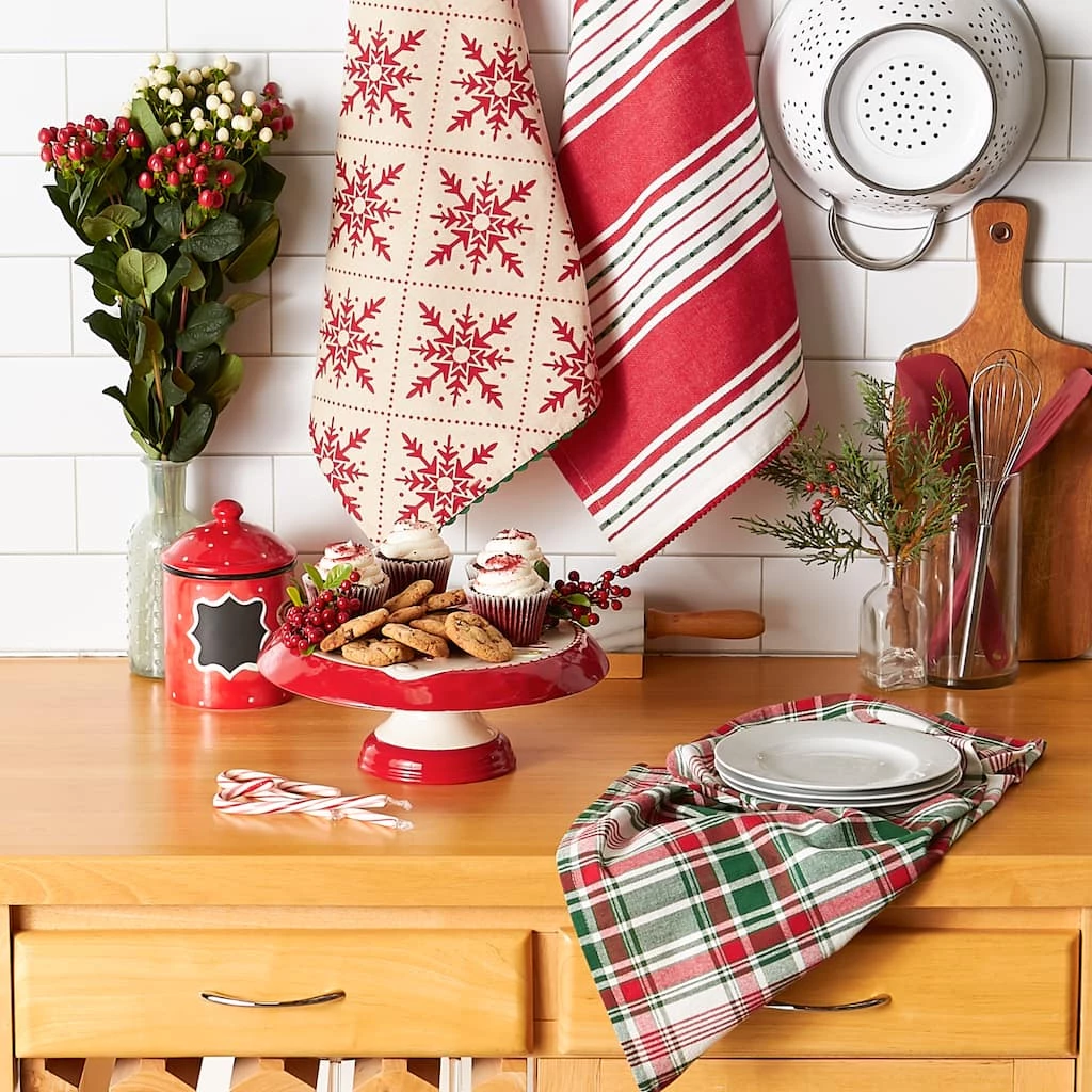 Deals ๐ DII® Assorted Scandinavian Snowflakes Dishtowel Set ๐ฏ - Image 8