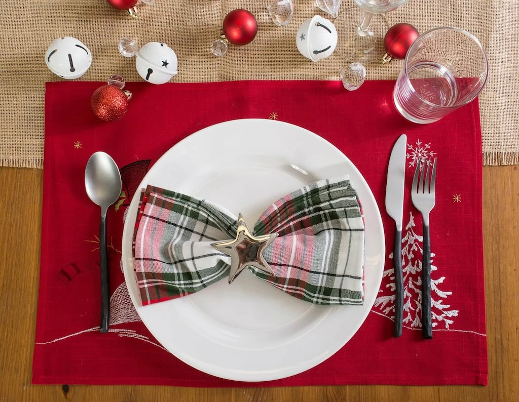 Coupon ๐ฏ DII® Embroidered Snowman Placemats, 4ct. ๐งจ - Image 2