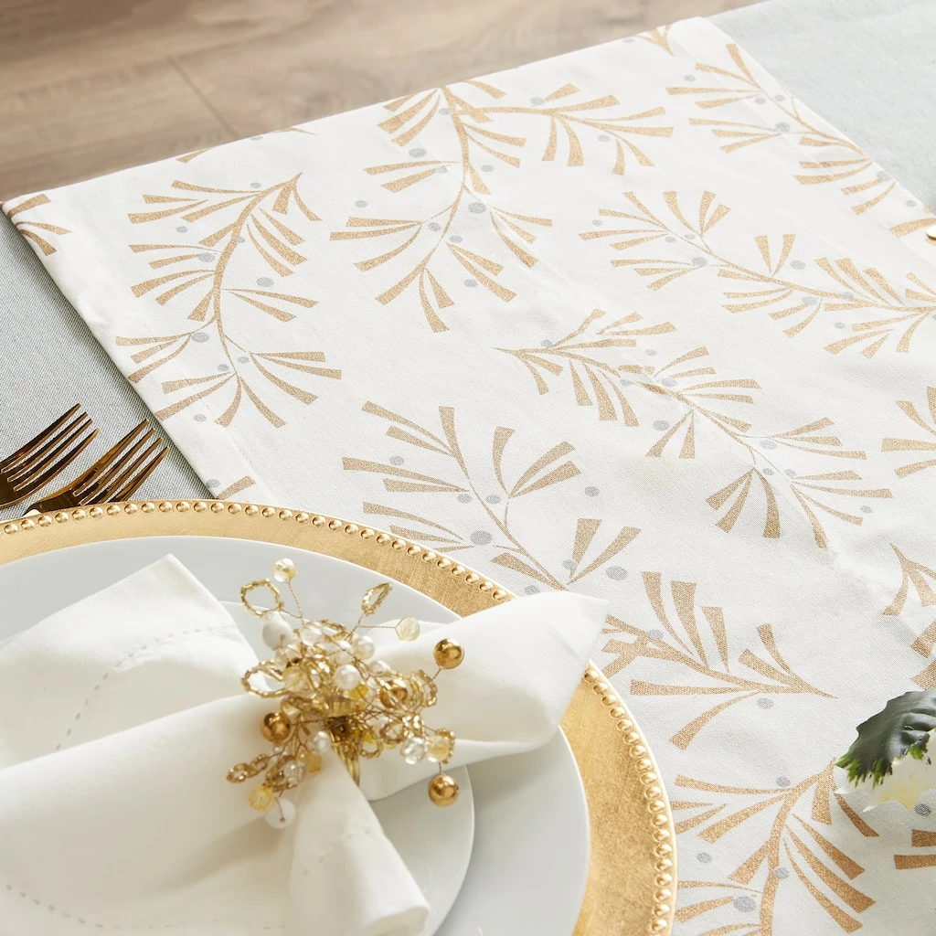 Hot Sale ๐ DII® 72" Metallic Holly Leaves Table Runner ๐ฅฐ - Image 8
